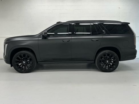 Used 2026 Cadillac Escalade Platinum Sport w/ LPO, ONYX Package AWD/4WD image 3