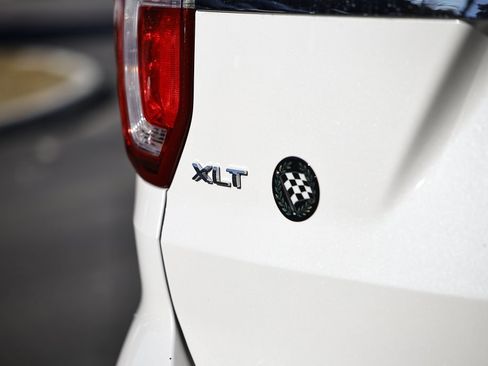 Used 2017 Ford Explorer XLT w/ Equipment Group 202A image 10