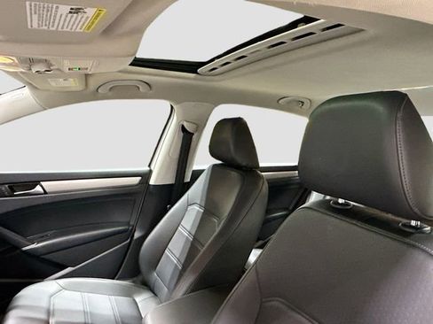 Used 2021 Volkswagen Passat 2.0T SE image 22