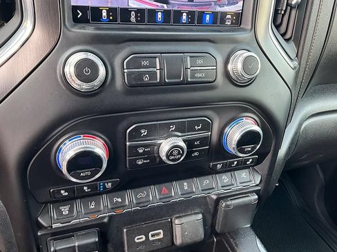 Used 2023 GMC Sierra 2500 AT4 w/ AT4 Premium Plus Package AWD/4WD image 25