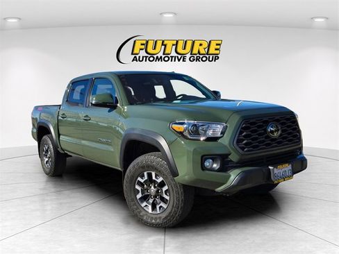 Used 2022 Toyota Tacoma TRD Off-Road image 1