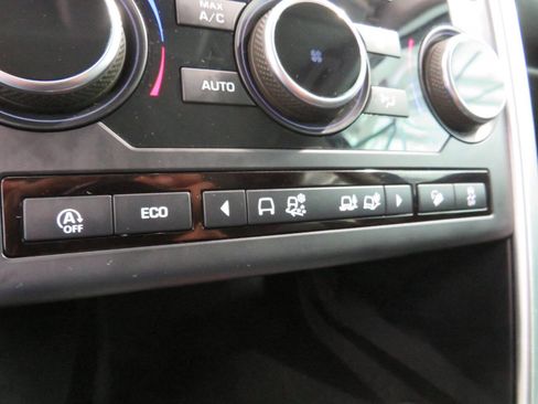 Used 2018 Land Rover Discovery Sport SE image 24