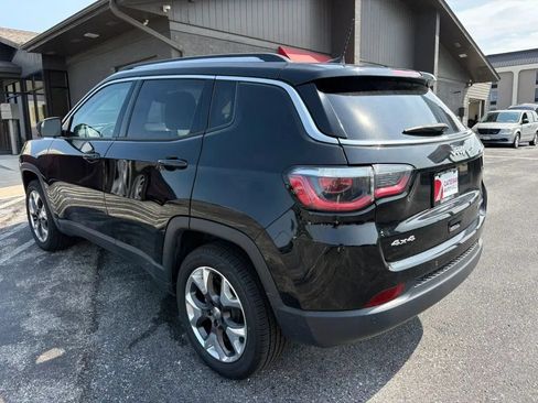 Used 2018 Jeep Compass Limited w/ Navigation Group AWD/4WD image 3