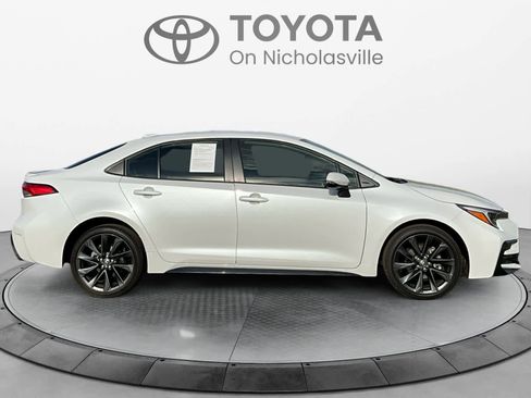 Used 2025 Toyota Corolla SE FWD image 6
