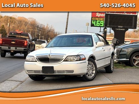 Used 2007 Lincoln Town Car Signature image 1