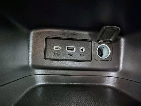 Used 2024 Chevrolet Equinox LT FWD image 28