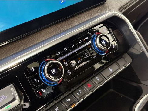 Used 2024 GMC Sierra 2500 Denali w/ Denali Reserve Package image 16