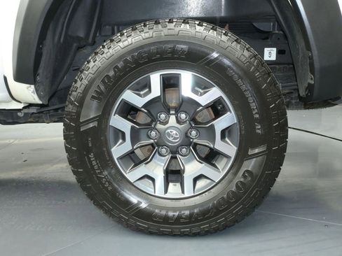 Used 2023 Toyota Tacoma TRD Off-Road w/ Technology Package AWD/4WD image 16