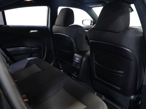 Used 2019 Dodge Charger R/T w/ Blacktop Package image 37