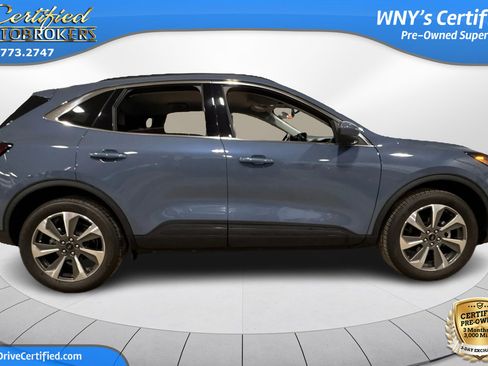 Used 2025 Ford Escape Platinum image 5