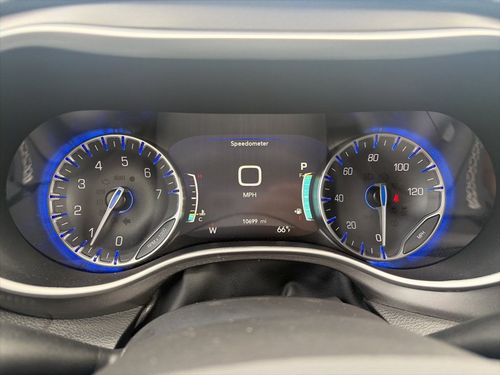Used 2026 Chrysler Pacifica Select AWD/4WD image 7