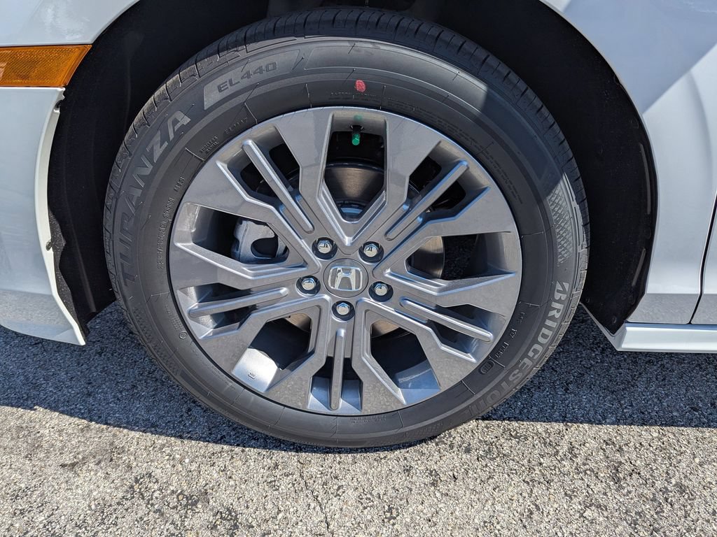 New 2026 Honda Odyssey Touring image 23