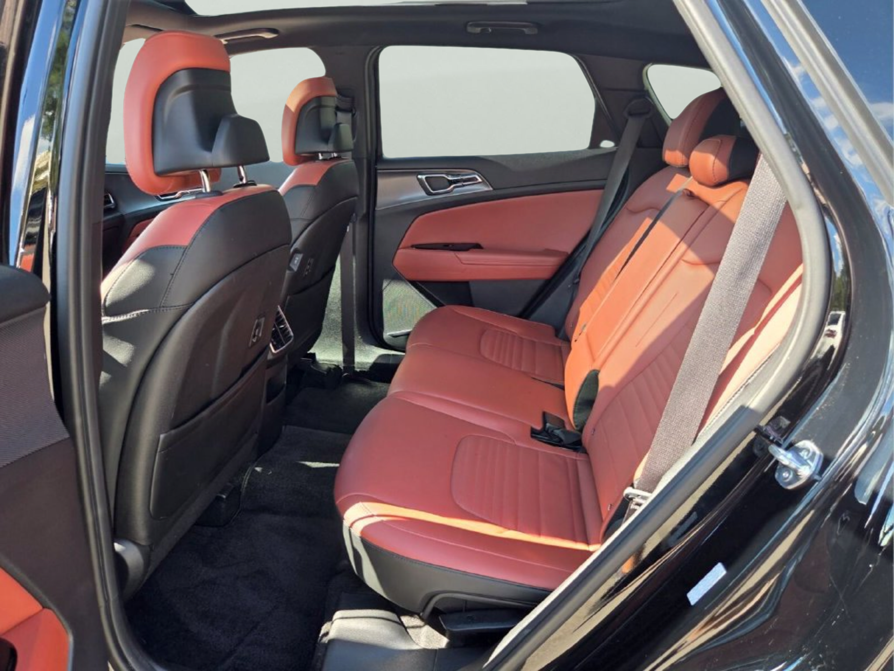 Certified 2025 Kia Sportage SX FWD image 11