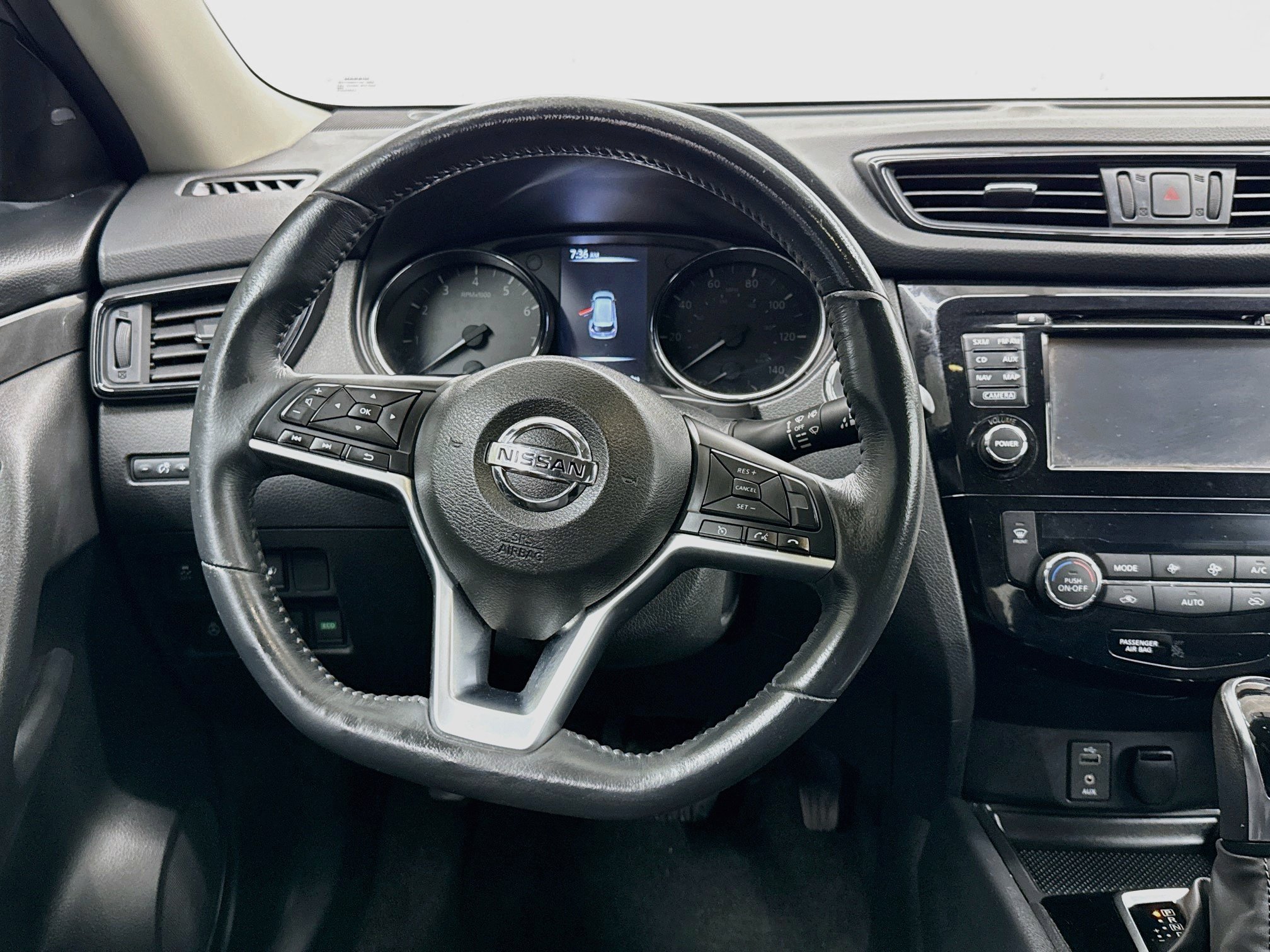 Used 2017 Nissan Rogue SV w/ SV Premium Package FWD image 17