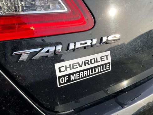 Used 2015 Ford Taurus Limited image 26