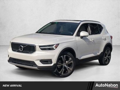 Used 2022 Volvo XC40 T4 Inscription w/ Advanced Package