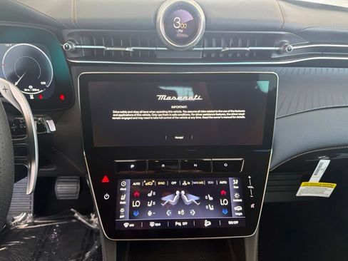 Used 2025 Maserati Grecale Folgore AWD/4WD image 20