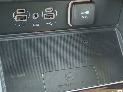 Used 2023 Jeep Grand Cherokee Altitude image 21