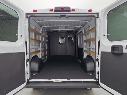 Used 2025 RAM ProMaster 2500 w/ U-Haul Equipment Group FWD image 38