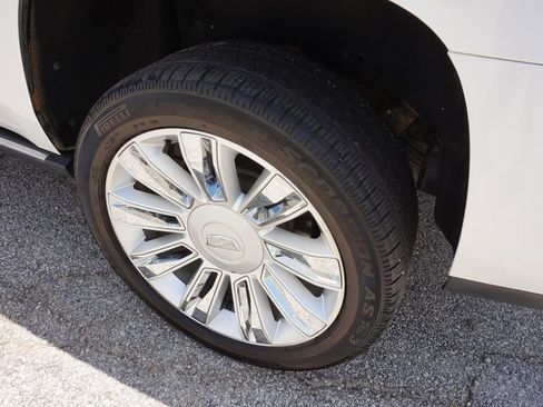 Used 2019 Cadillac Escalade Platinum image 10