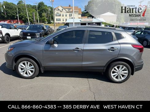 Used 2017 Nissan Rogue Sport SV w/ SV Premium Package AWD/4WD image 5