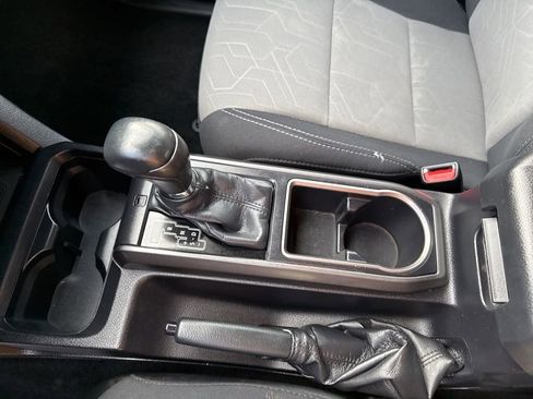 Used 2021 Toyota Tacoma TRD Off-Road image 18