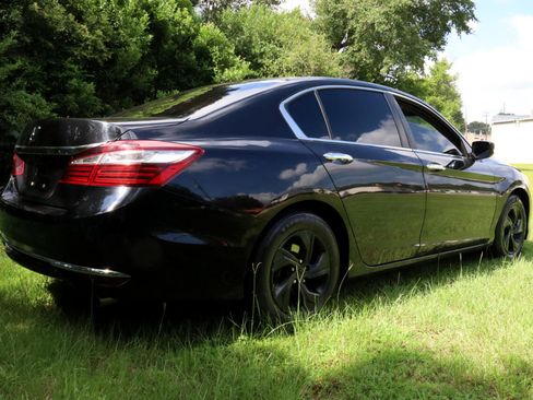 Used 2016 Honda Accord LX image 18