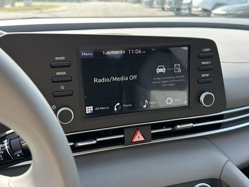New 2026 Hyundai Elantra SE FWD image 25