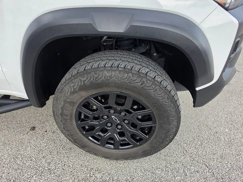 Used 2023 Chevrolet Colorado Trail Boss w/ Advanced Trailering Package AWD/4WD image 11