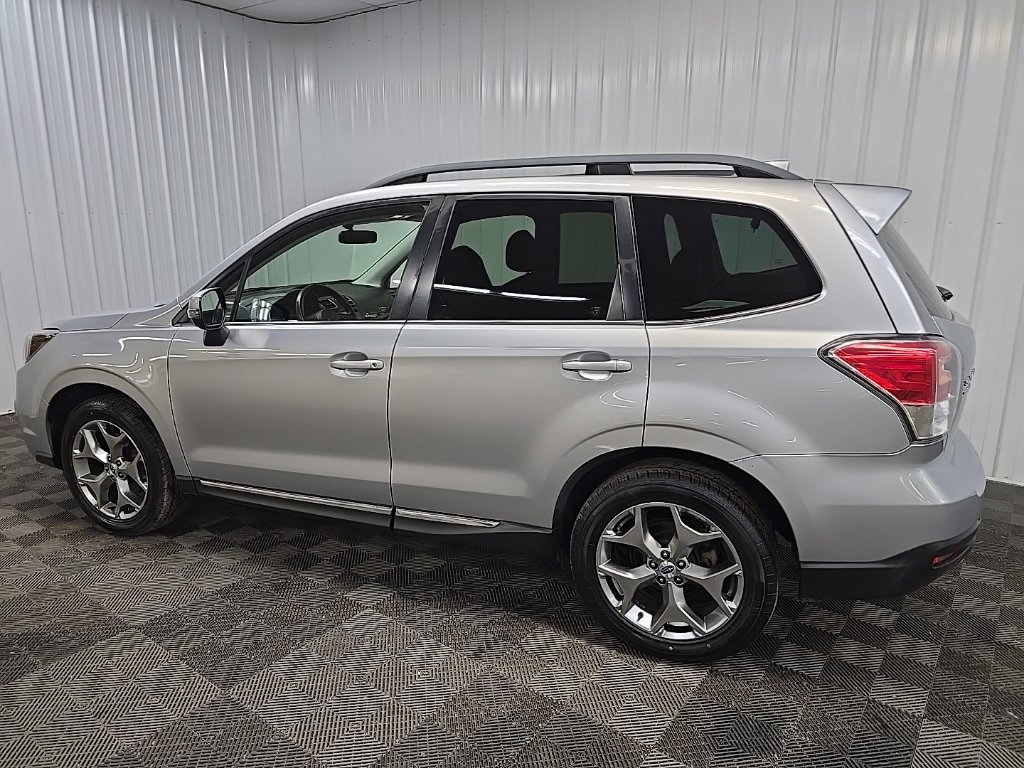 Used 2017 Subaru Forester 2.5i Touring AWD/4WD image 4