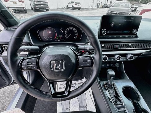 Used 2025 Honda Civic Sport image 10