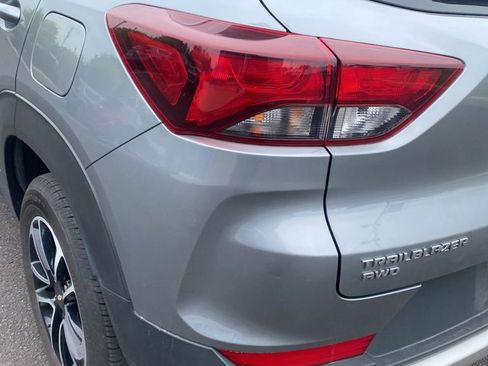 Used 2025 Chevrolet TrailBlazer LT AWD/4WD image 14