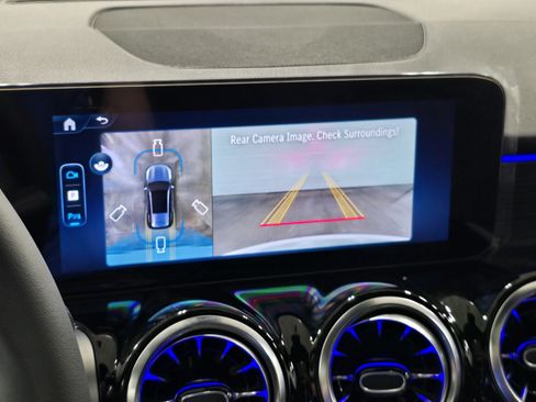 New 2026 Mercedes-Benz GLB 250 4MATIC image 21