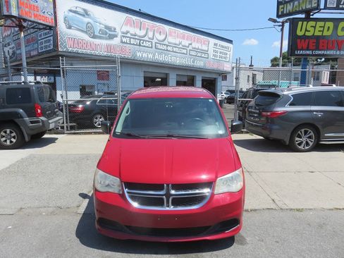 Used 2014 Dodge Grand Caravan SE w/ Quick Order Package 29E SE FWD image 6
