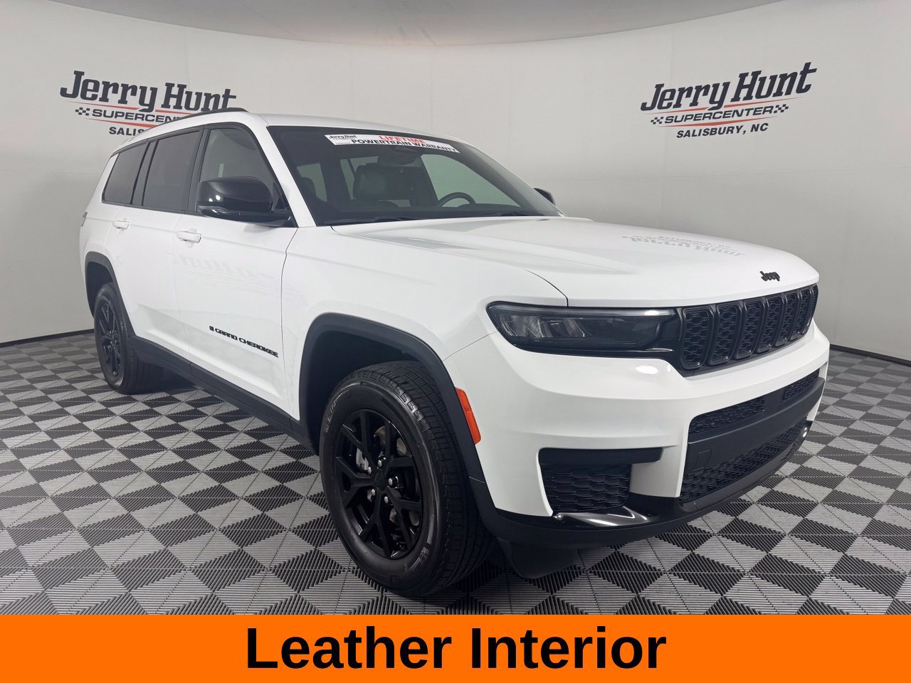 Used 2024 Jeep Grand Cherokee L Altitude AWD/4WD image 6