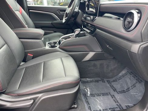 Used 2023 Chevrolet Colorado Z71 w/ Z71 Convenience Package 2 image 25