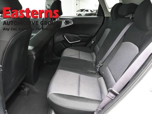 Used 2025 Kia Soul LX FWD image 21