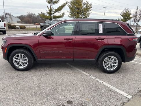 New 2026 Jeep Grand Cherokee Laredo AWD/4WD image 18