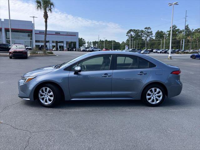 Certified 2025 Toyota Corolla LE FWD image 2