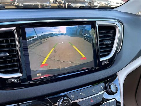 Certified 2024 Chrysler Pacifica Touring-L image 25