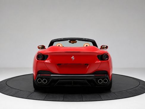 Used 2019 Ferrari Portofino RWD image 7