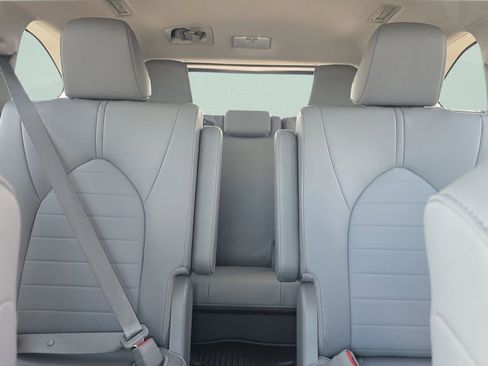 New 2026 Toyota Highlander XLE AWD/4WD image 10