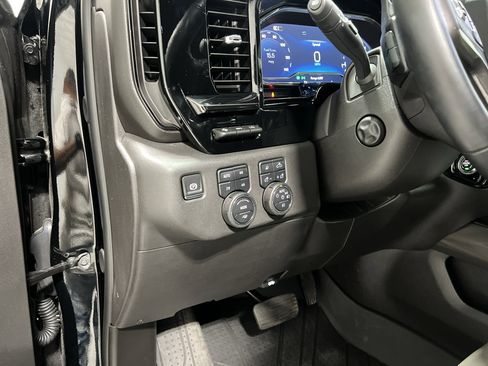 Used 2024 Chevrolet Silverado 1500 ZR2 w/ Technology Package image 15