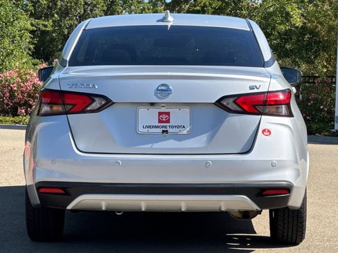Used 2021 Nissan Versa SV FWD image 5