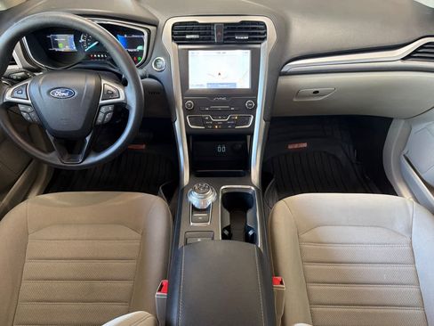 Used 2020 Ford Fusion SE FWD image 3
