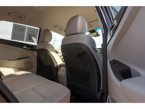 Used 2019 Hyundai Tucson SE image 15