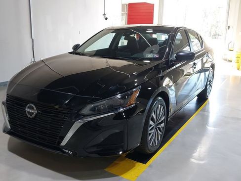 Certified 2024 Nissan Altima 2.5 SV image 18