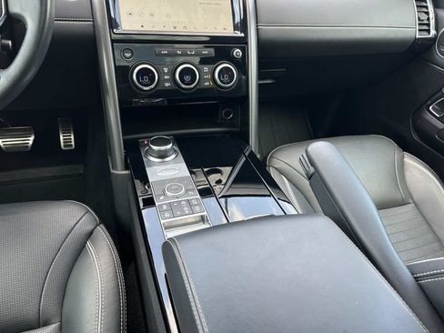 Used 2018 Land Rover Discovery HSE AWD/4WD image 22