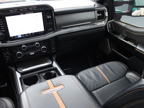 Used 2024 Ford F350 Platinum image 31
