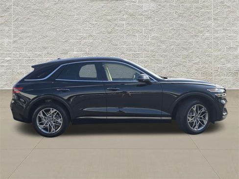 Used 2025 Genesis GV70 2.5T AWD/4WD image 8
